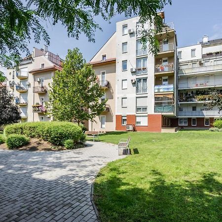 Bpr Galactic Empire Home With Balcony Budapesta Exterior foto