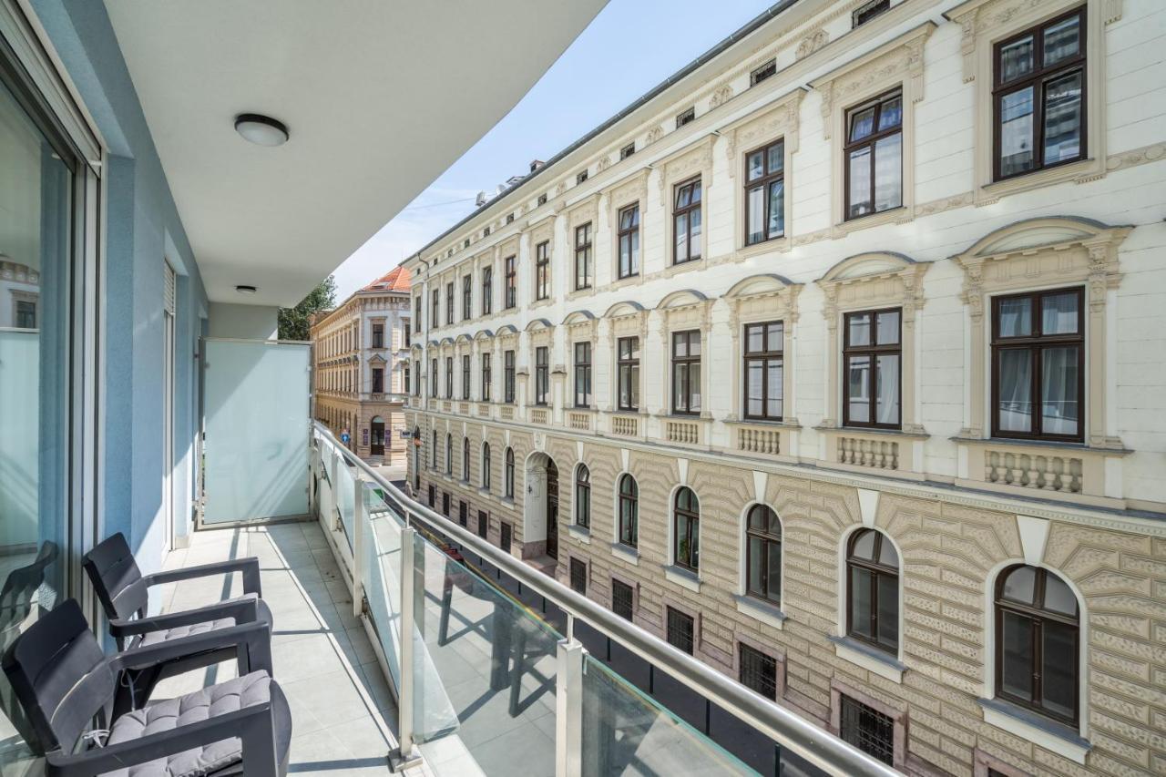 Bpr Galactic Empire Home With Balcony Budapesta Exterior foto