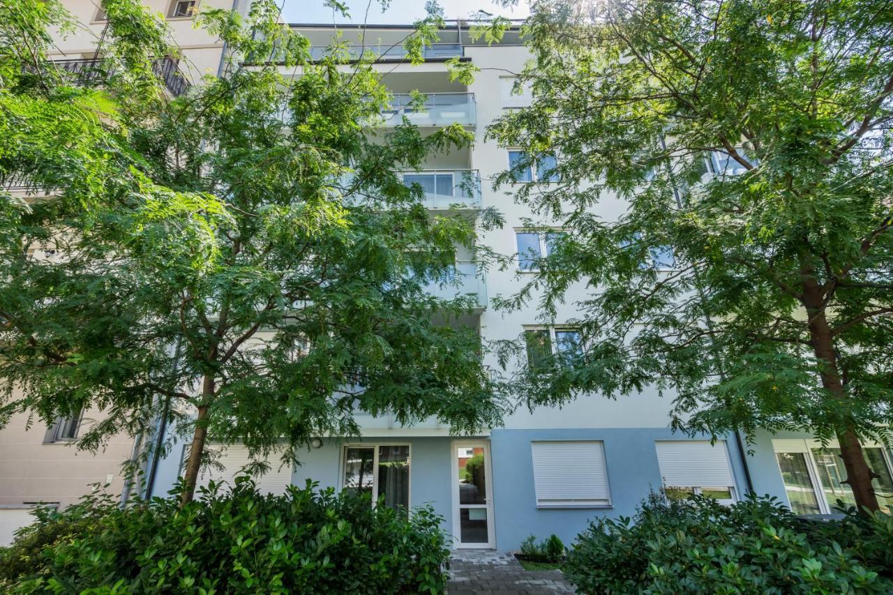 Bpr Galactic Empire Home With Balcony Budapesta Exterior foto