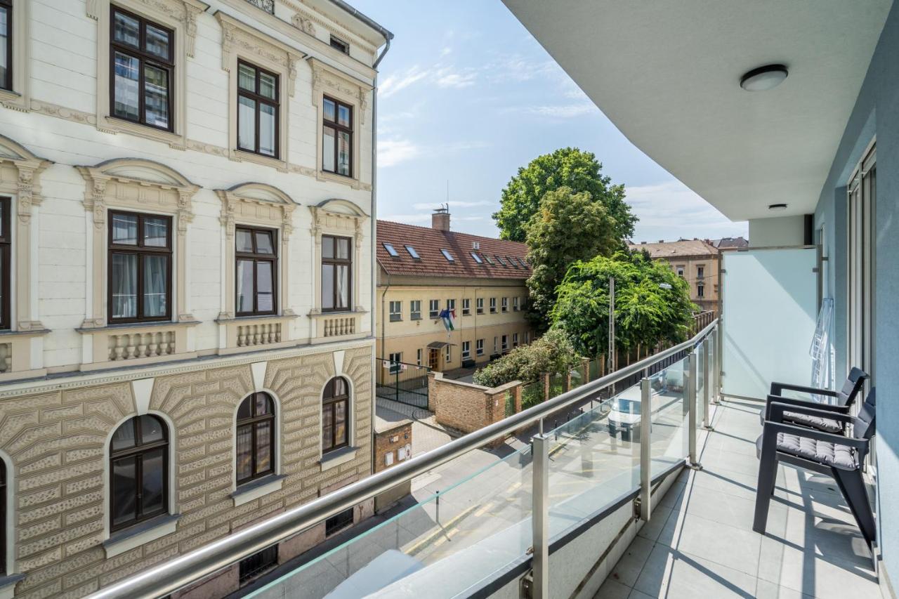 Bpr Galactic Empire Home With Balcony Budapesta Exterior foto
